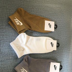 Nike yellow and white powder socks